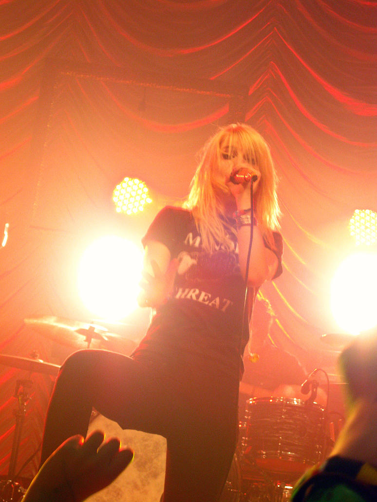 Paramore Live in Brazil 22 by ~dixOo on deviantART